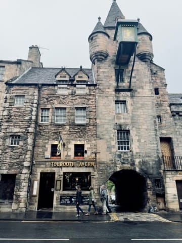 Tolbooth Tavern