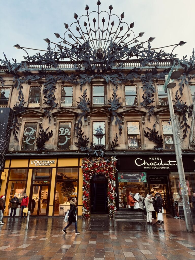 Giáng sinh ở Glasgow: Một thiên đường mùa đông cho mua sắm, giải trí và lễ hội 5 Glasgow Princes Square