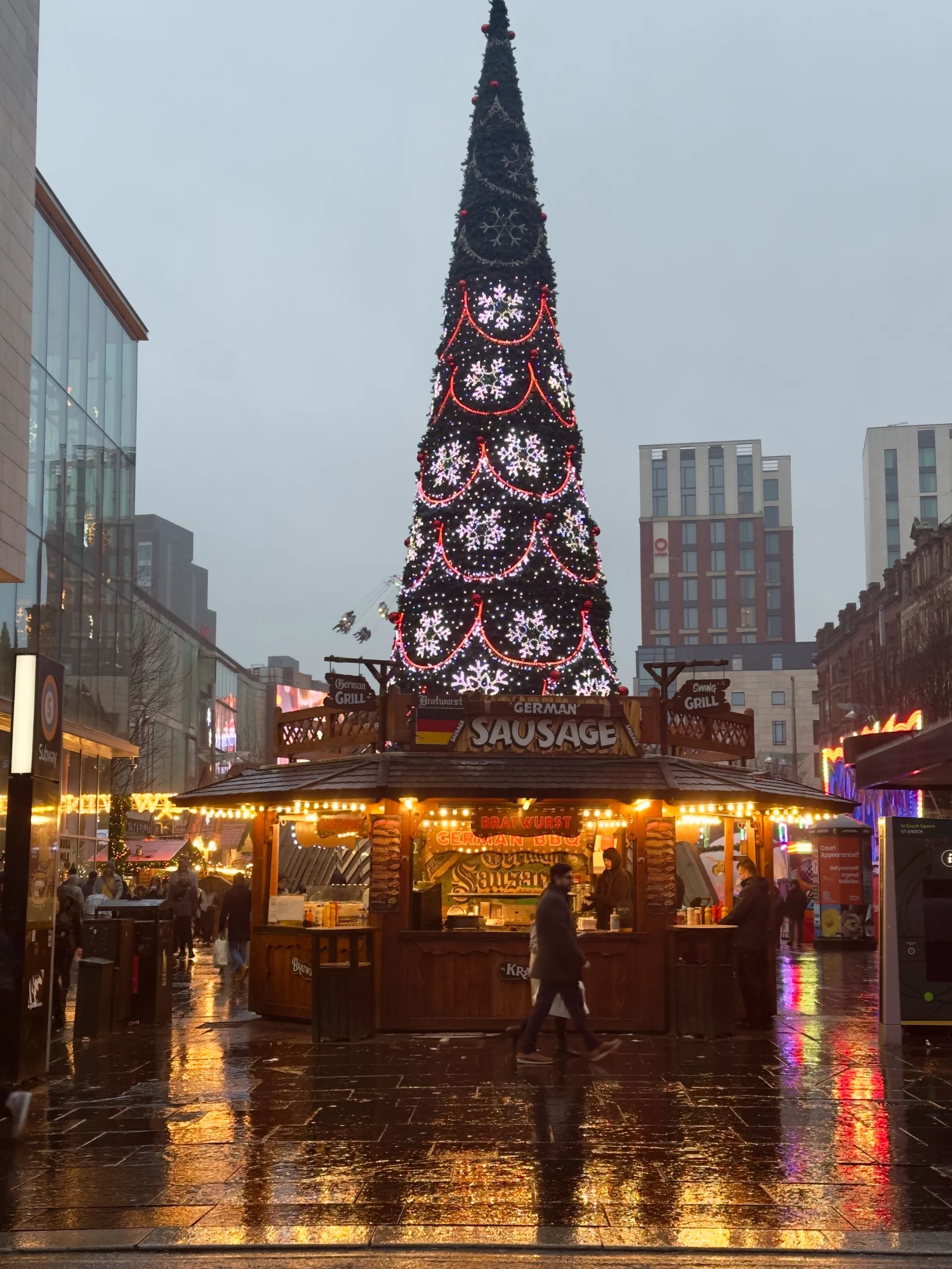 Giáng sinh ở Glasgow: Một thiên đường mùa đông cho mua sắm, giải trí và lễ hội 6 St. Enoch Center scaled