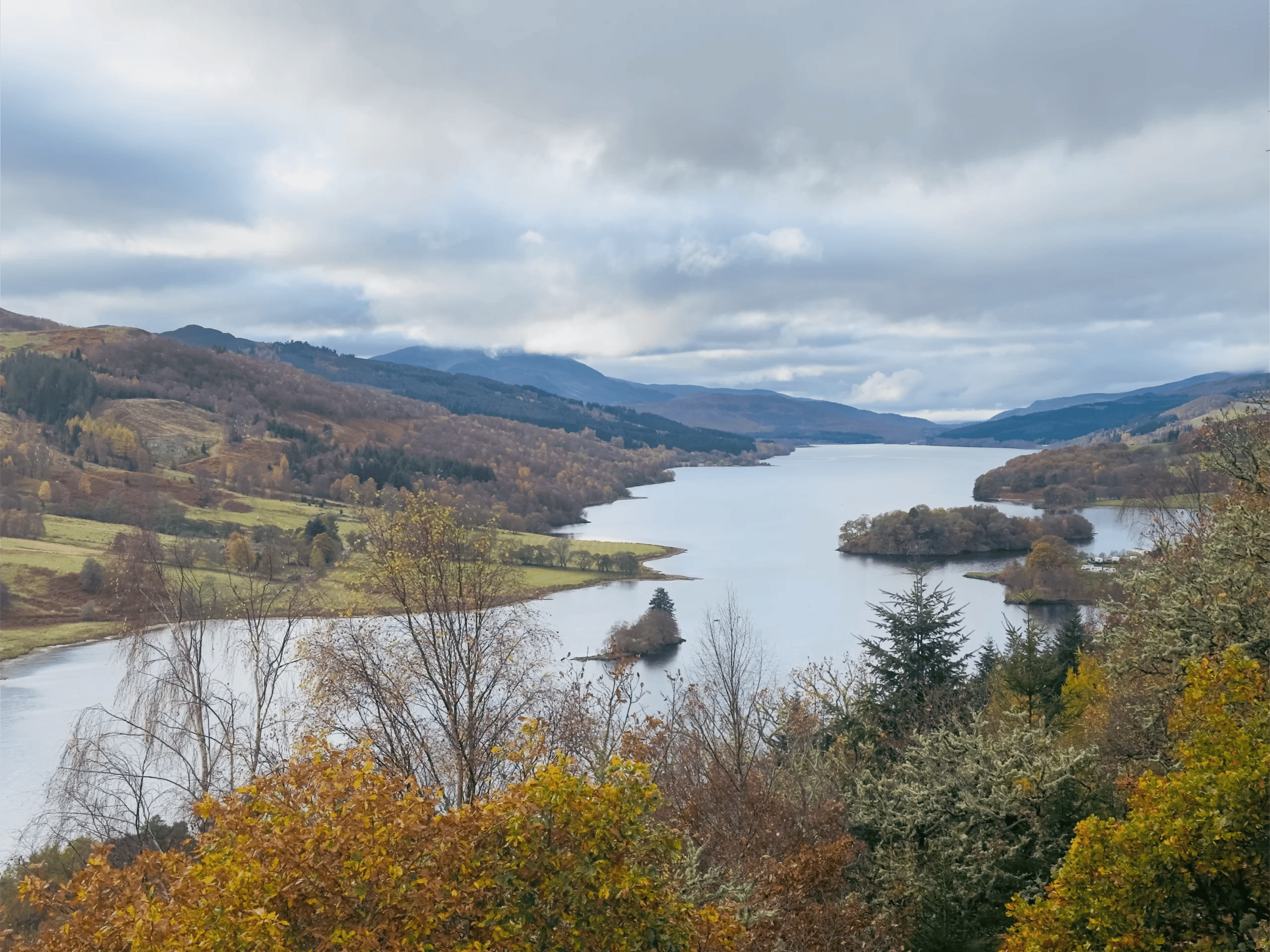 Mùa thu tại Pitlochry: Lịch trình 1 ngày bằng phương tiện công cộng từ Edinburgh 12 Queen View Pitlochry autumn November 16 scaled