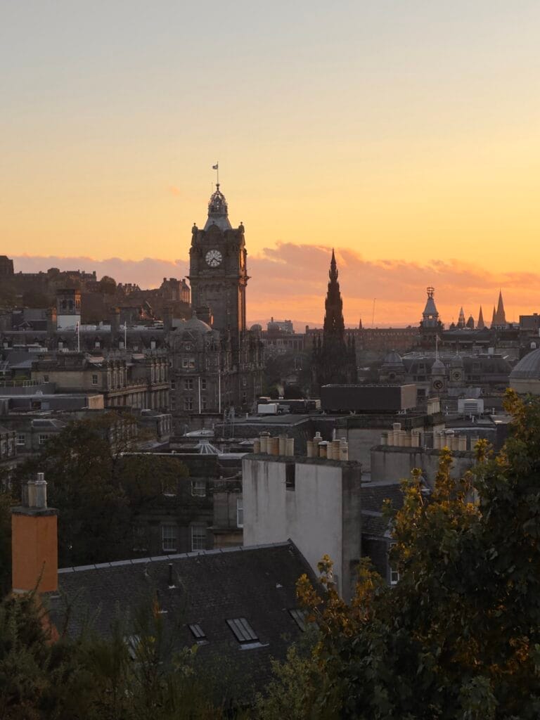 Top 4 địa điểm ngắm bình minh và hoàng hôn tuyệt đẹp ở Edinburgh 3 IMG 7504 Large 1